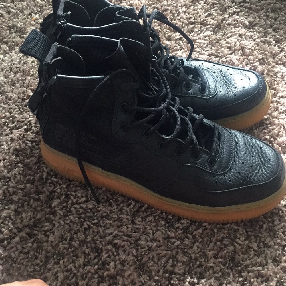 Black women hi top Air Force